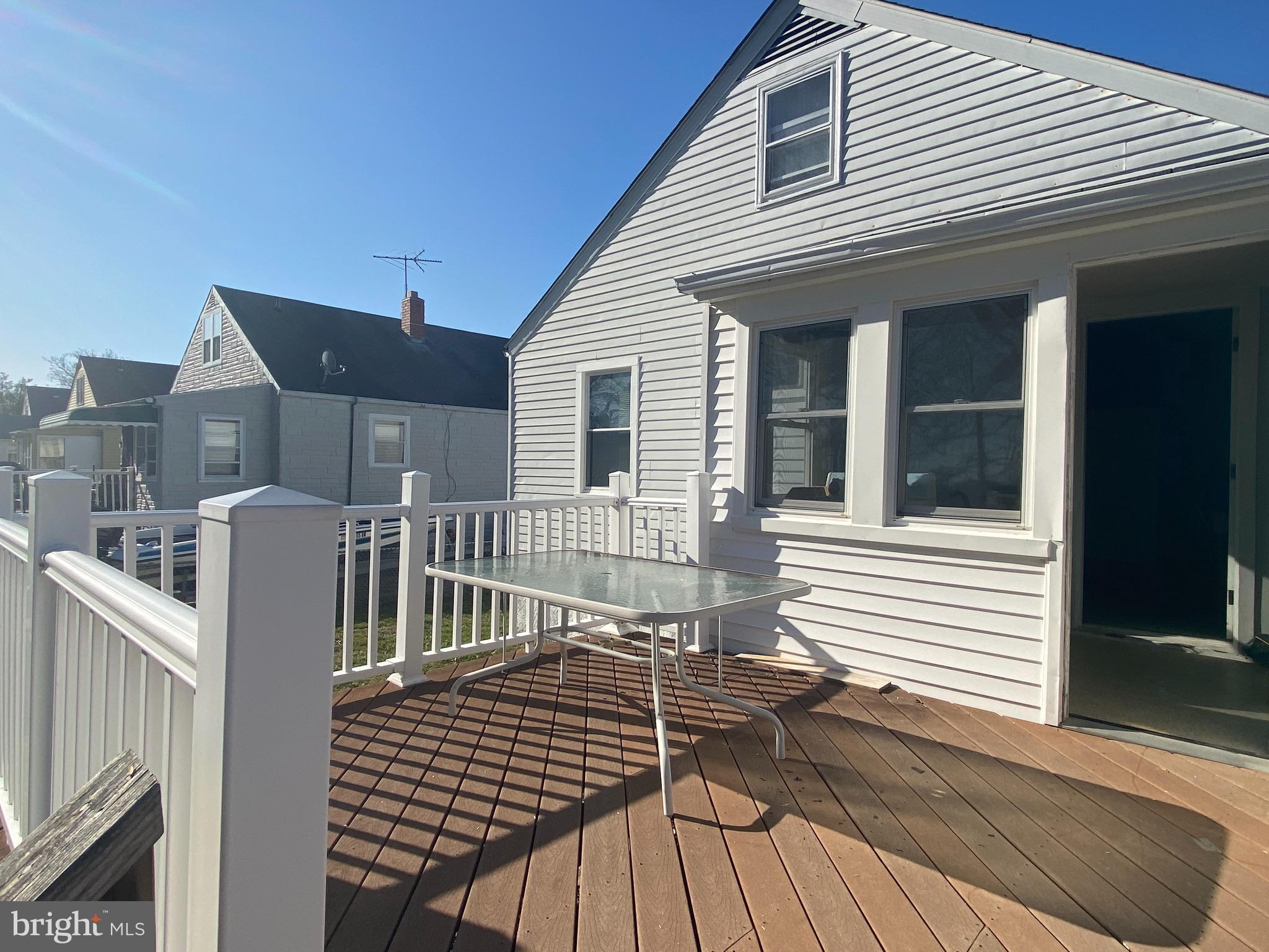 968 Martin Road Baltimore, MD 21221 - Photo 3 of 26