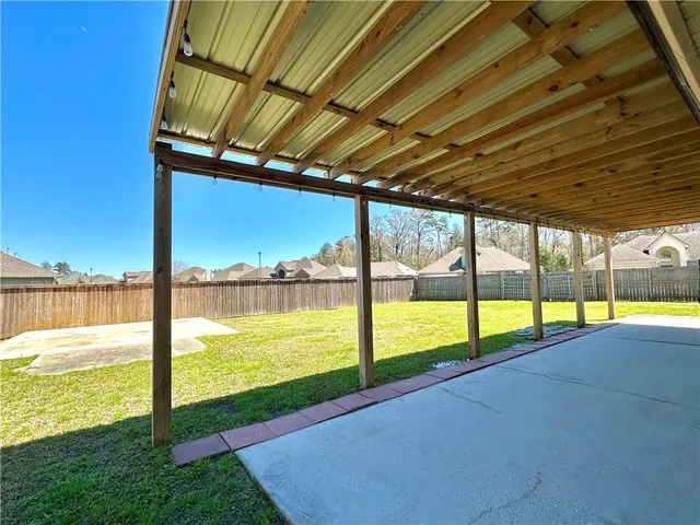 $289,500 | 26158 Glenbrooke Drive, Denham Springs, LA 70726