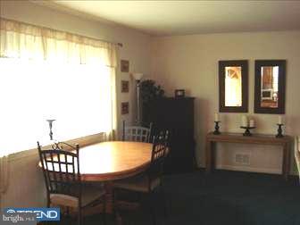 13 Georgetown Road Glassboro, NJ 08028 - Photo 3 of 6 Dining Room