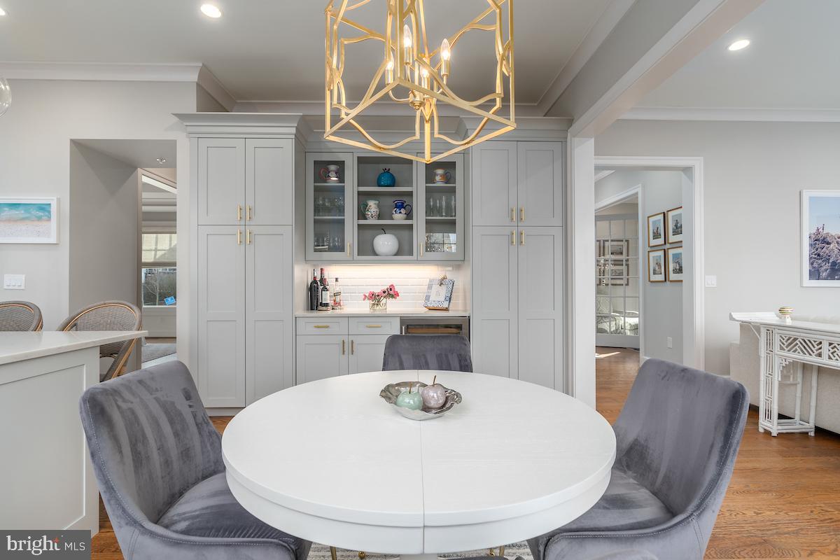 4621 Chestnut Street Bethesda, MD 20814 - Photo 13 of 45 Extra-tall custom cabinets