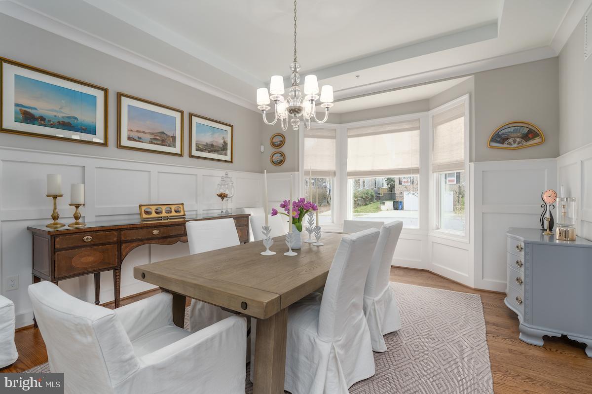 4621 Chestnut Street Bethesda, MD 20814 - Photo 18 of 45 Tons of natural light