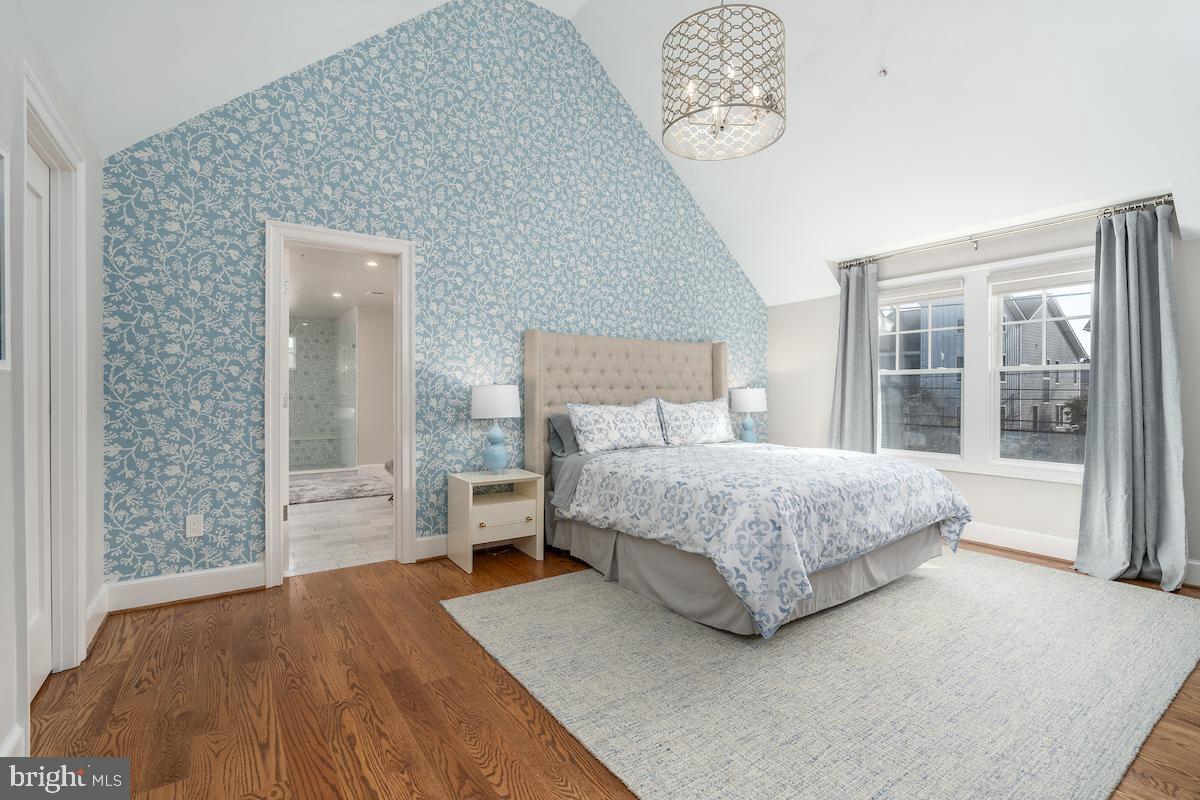 4621 Chestnut Street Bethesda, MD 20814 - Photo 22 of 45 Soaring ceilings