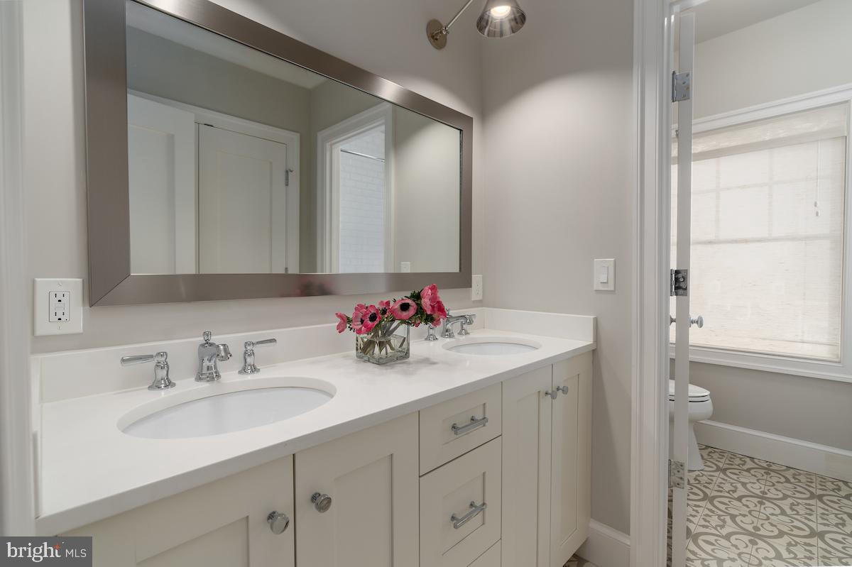 4621 Chestnut Street Bethesda, MD 20814 - Photo 28 of 45 Full bath 2