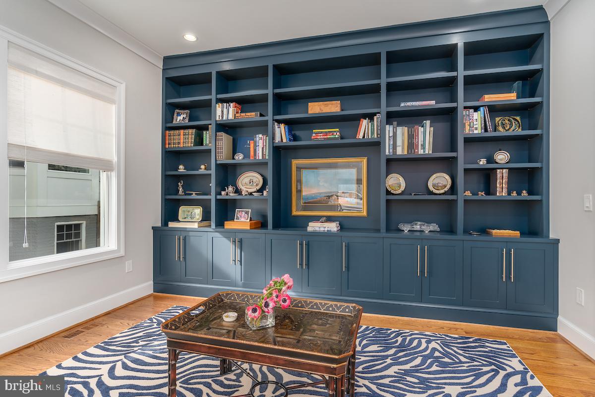 4621 Chestnut Street Bethesda, MD 20814 - Photo 7 of 45 Home office with floor-to-ceiling built-ins