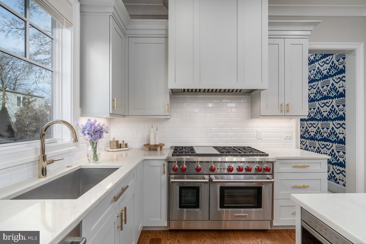 4621 Chestnut Street Bethesda, MD 20814 - Photo 9 of 45 Top-of-the-line appliances, Bosch, Wolf, Sub-Zero