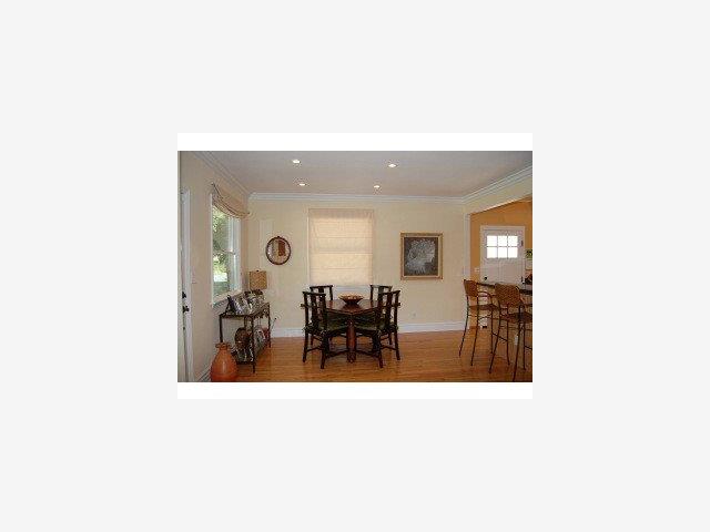 537 View Street Mountain View, CA 94041 - Photo 3 of 9 a living room with furniture