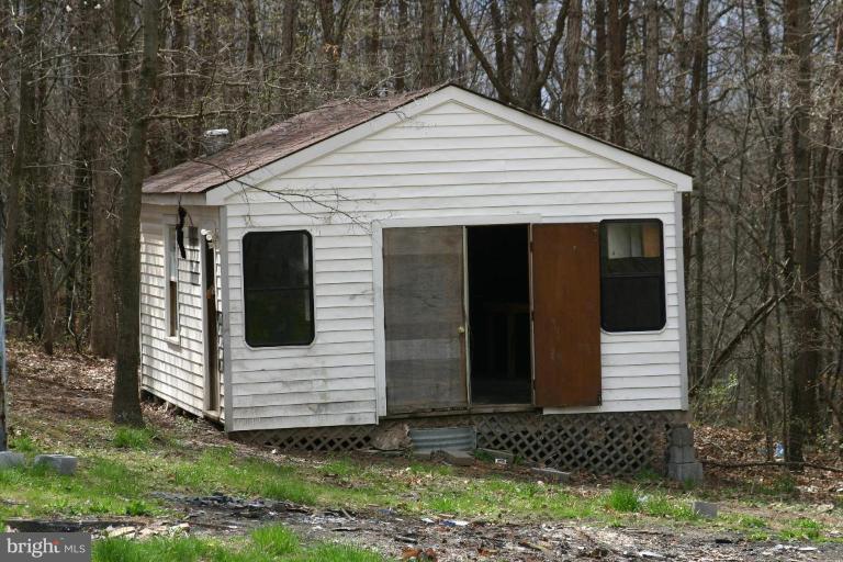 241 McCubbin Road Winchester, VA 22603 - Photo 3 of 7 Shed