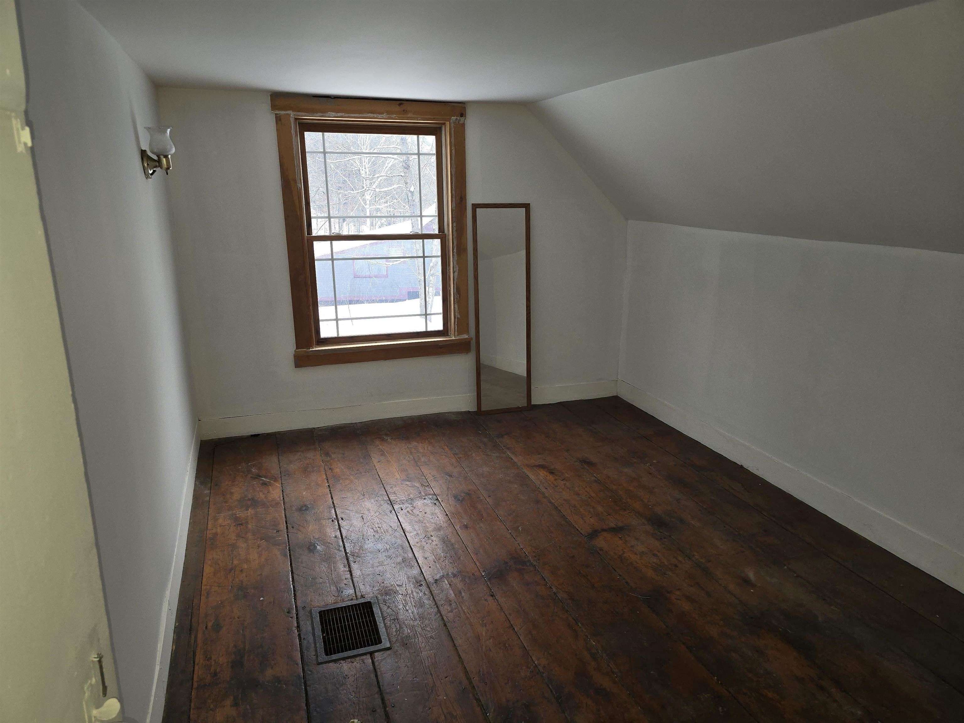 1009 Highway 131 Springfield, VT 05156 - Photo 12 of 18