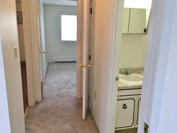 $1,809 | 3981 Brown Avenue, Unit 86, Manchester, NH 03103