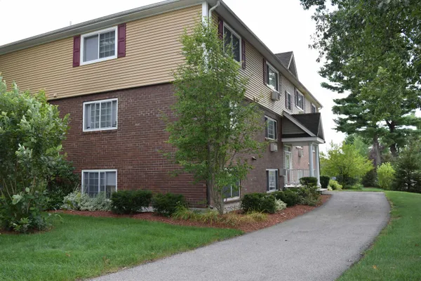 $1,809 | 3981 Brown Avenue, Unit 86, Manchester, NH 03103
