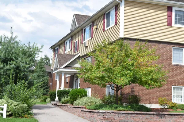 $1,809 | 3981 Brown Avenue, Unit 86, Manchester, NH 03103