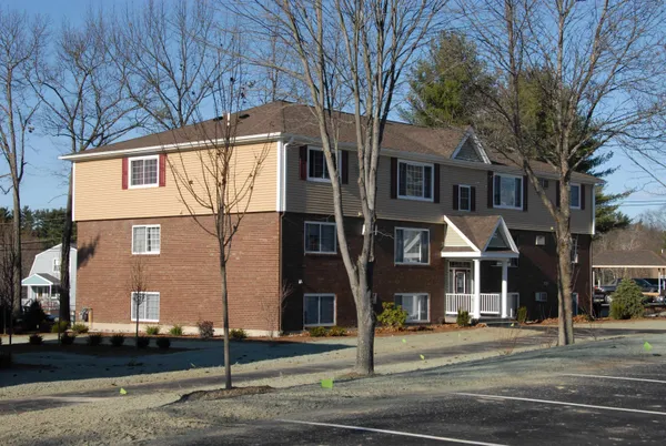 $1,809 | 3981 Brown Avenue, Unit 86, Manchester, NH 03103