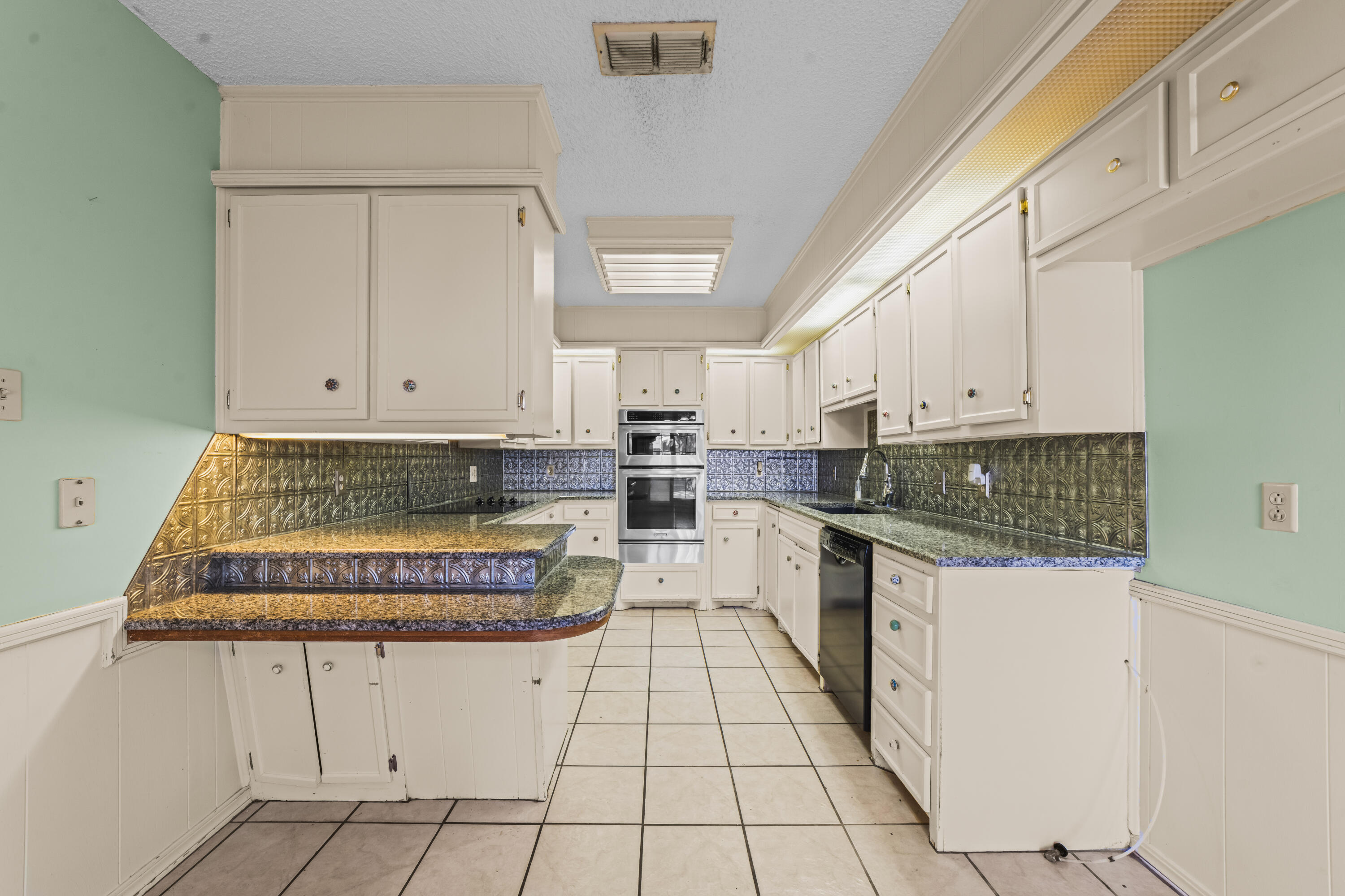 5012 93rd Street Lubbock, TX 79424 - Photo 8 of 22 DSC09855
