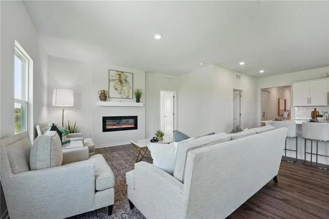 $471,990 | 2216 Crestview Court, Raymore, MO 64083