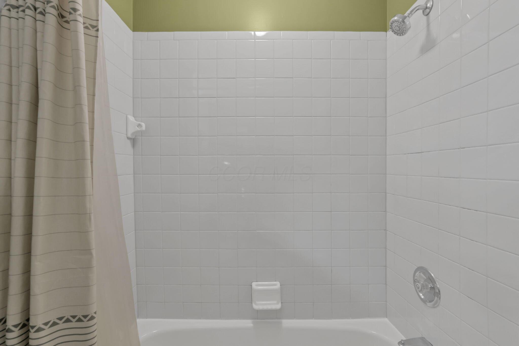 3548 Raflin Drive Columbus, OH 43231 - Photo 23 of 32