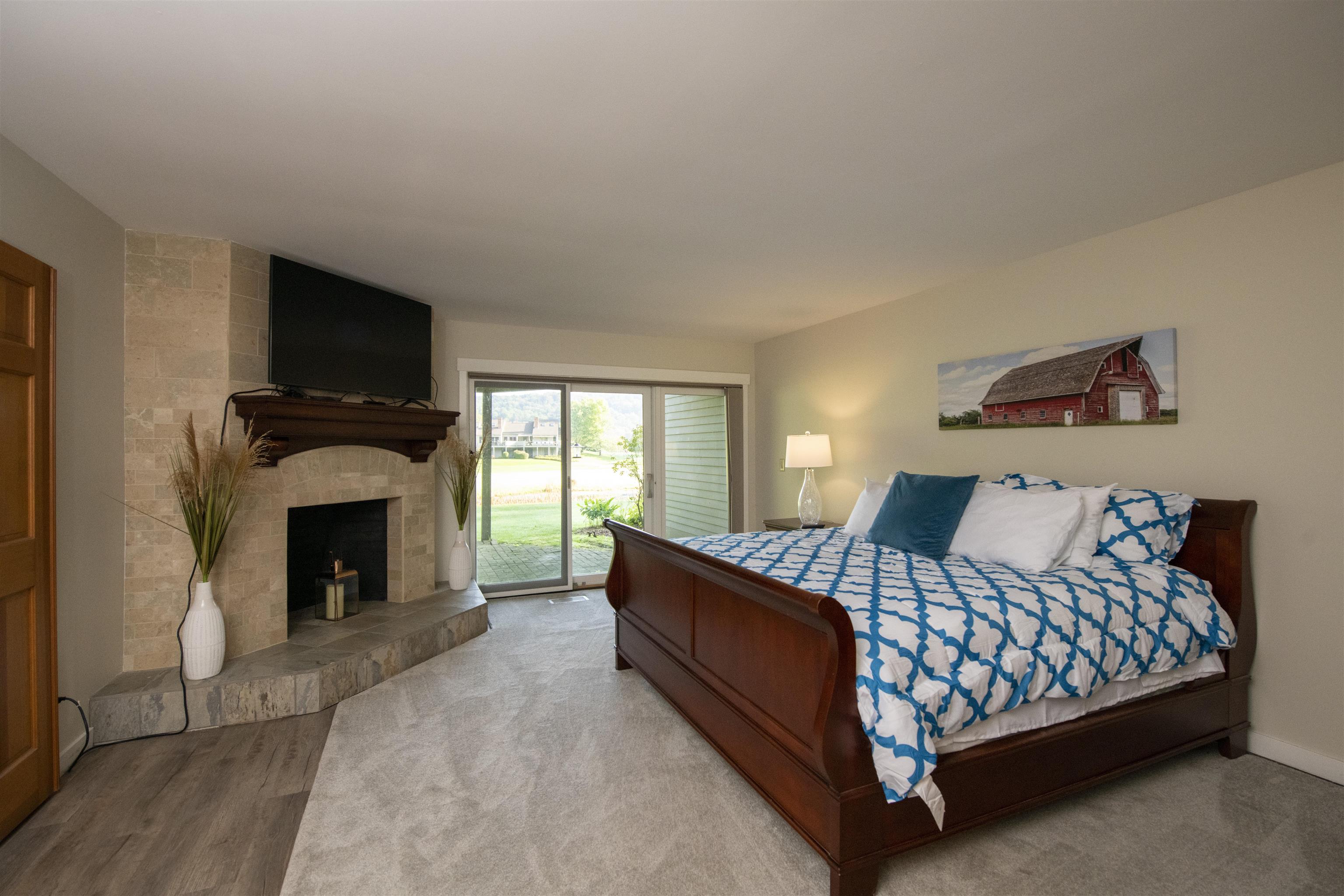 580 Murphys Road, Unit D Hartford, VT 05059 - Photo 15 of 33