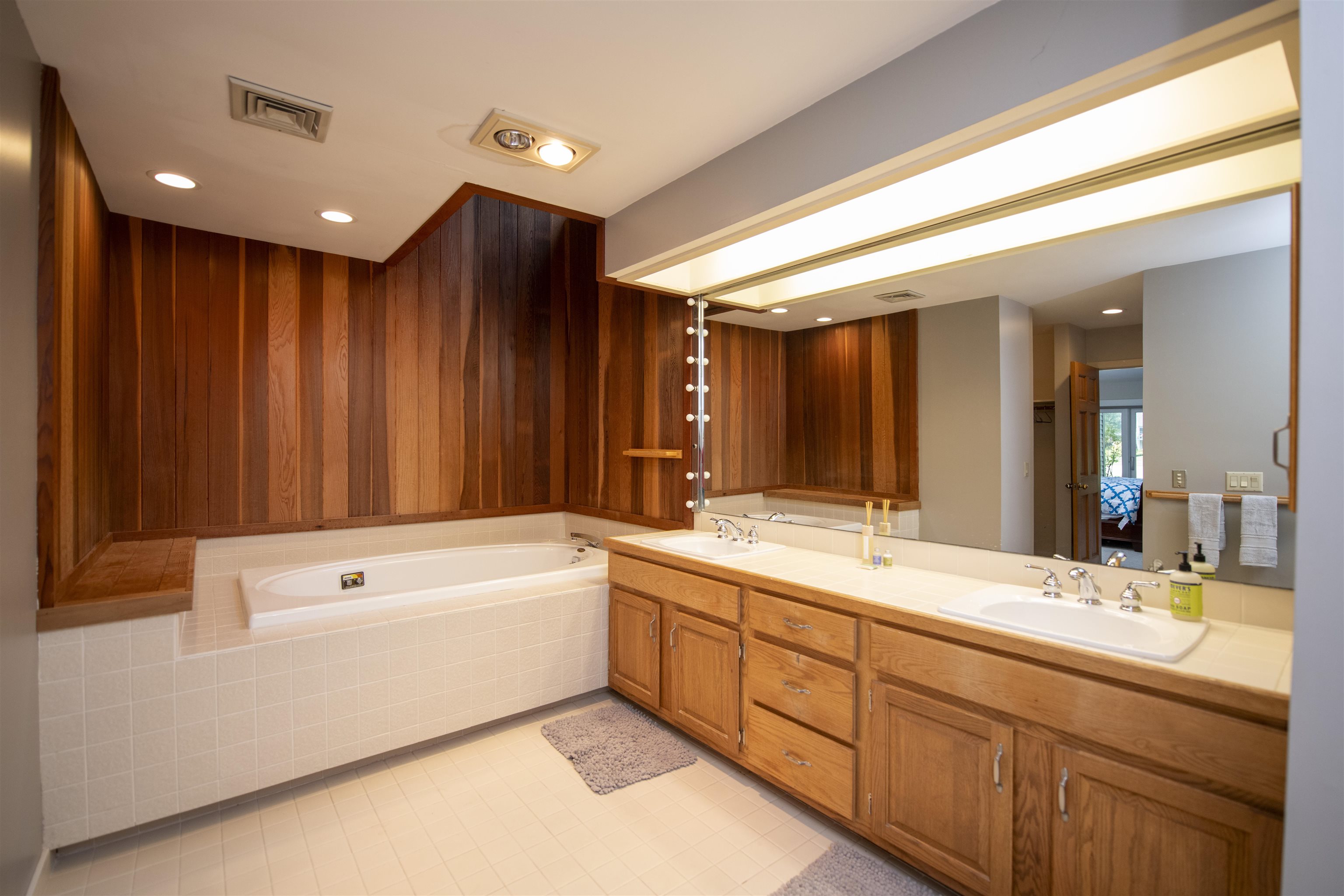 580 Murphys Road, Unit D Hartford, VT 05059 - Photo 18 of 33