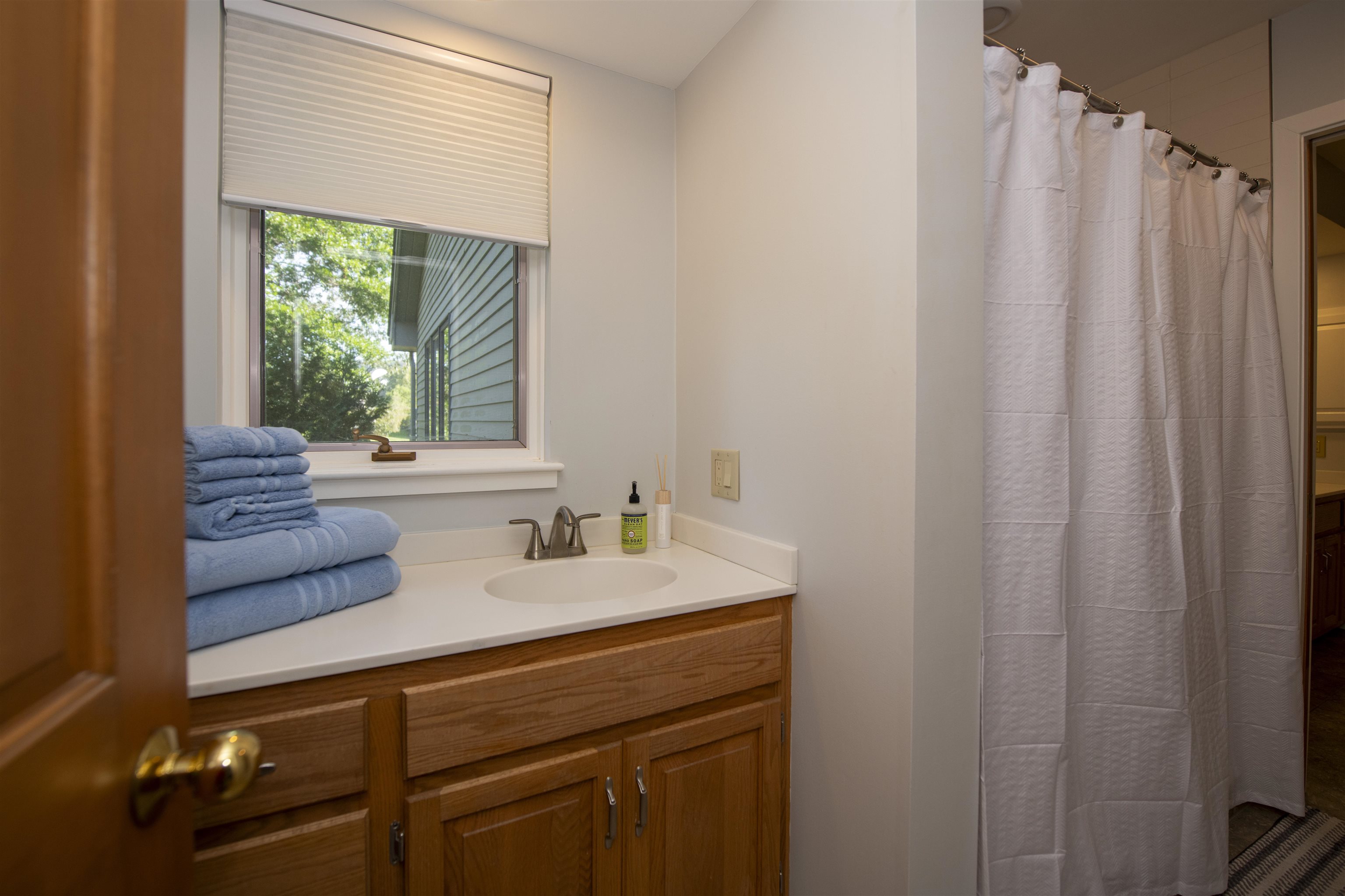 580 Murphys Road, Unit D Hartford, VT 05059 - Photo 7 of 33