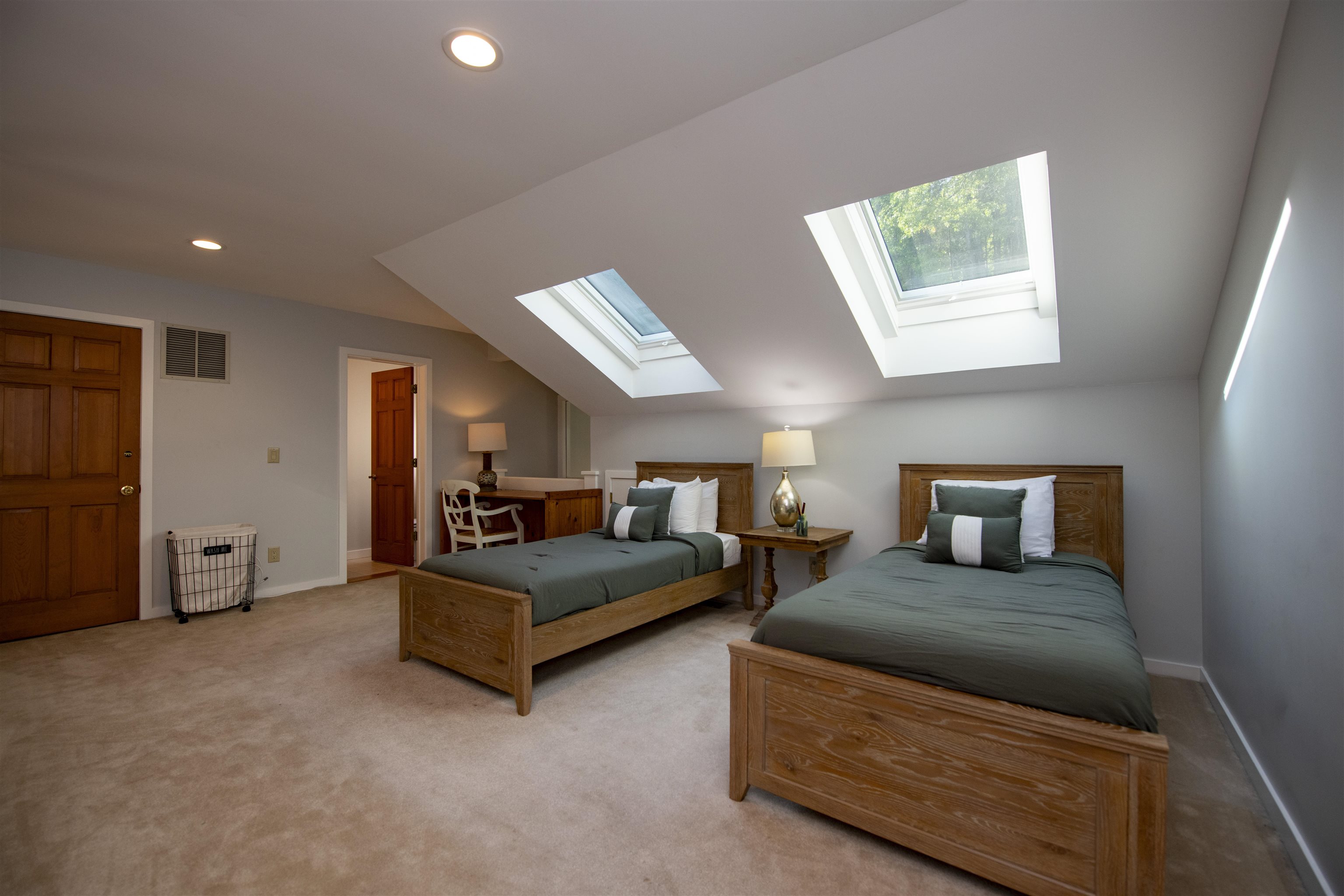 580 Murphys Road, Unit D Hartford, VT 05059 - Photo 8 of 33