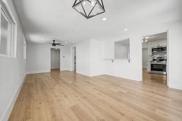 $2,490 | 8233 North 29th Avenue, Phoenix, AZ 85051