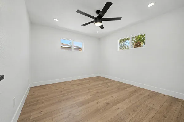 $2,490 | 8233 North 29th Avenue, Phoenix, AZ 85051