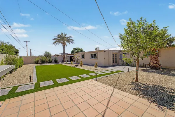 $2,490 | 8233 North 29th Avenue, Phoenix, AZ 85051