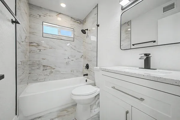$2,490 | 8233 North 29th Avenue, Phoenix, AZ 85051