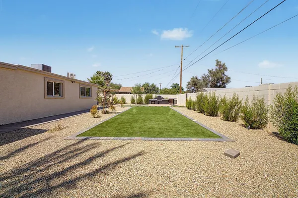 $2,490 | 8233 North 29th Avenue, Phoenix, AZ 85051