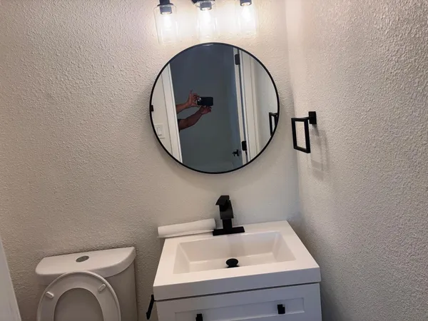 $2,490 | 8233 North 29th Avenue, Phoenix, AZ 85051