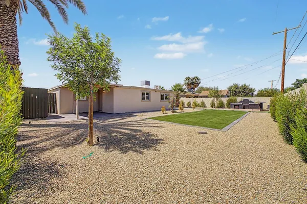 $2,490 | 8233 North 29th Avenue, Phoenix, AZ 85051