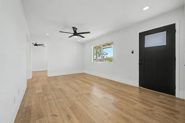 $2,490 | 8233 North 29th Avenue, Phoenix, AZ 85051