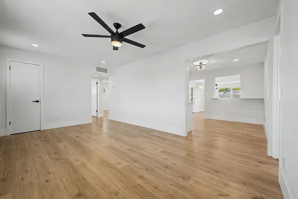 $2,490 | 8233 North 29th Avenue, Phoenix, AZ 85051