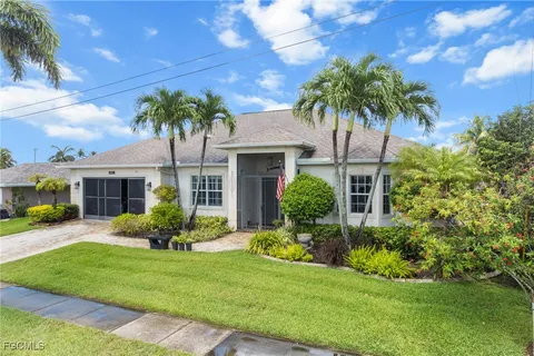 $585,000 | 4424 North Bay Circle, North Fort Myers, FL 33903