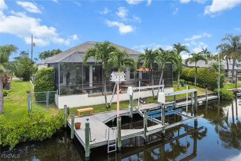 $585,000 | 4424 North Bay Circle, North Fort Myers, FL 33903