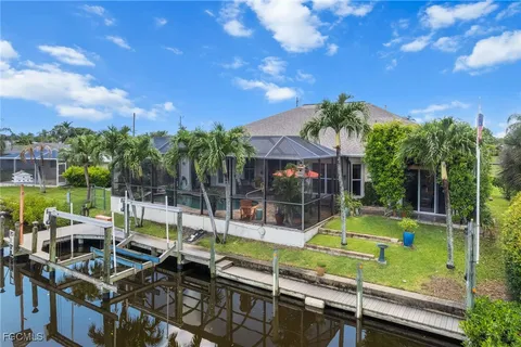 $585,000 | 4424 North Bay Circle, North Fort Myers, FL 33903