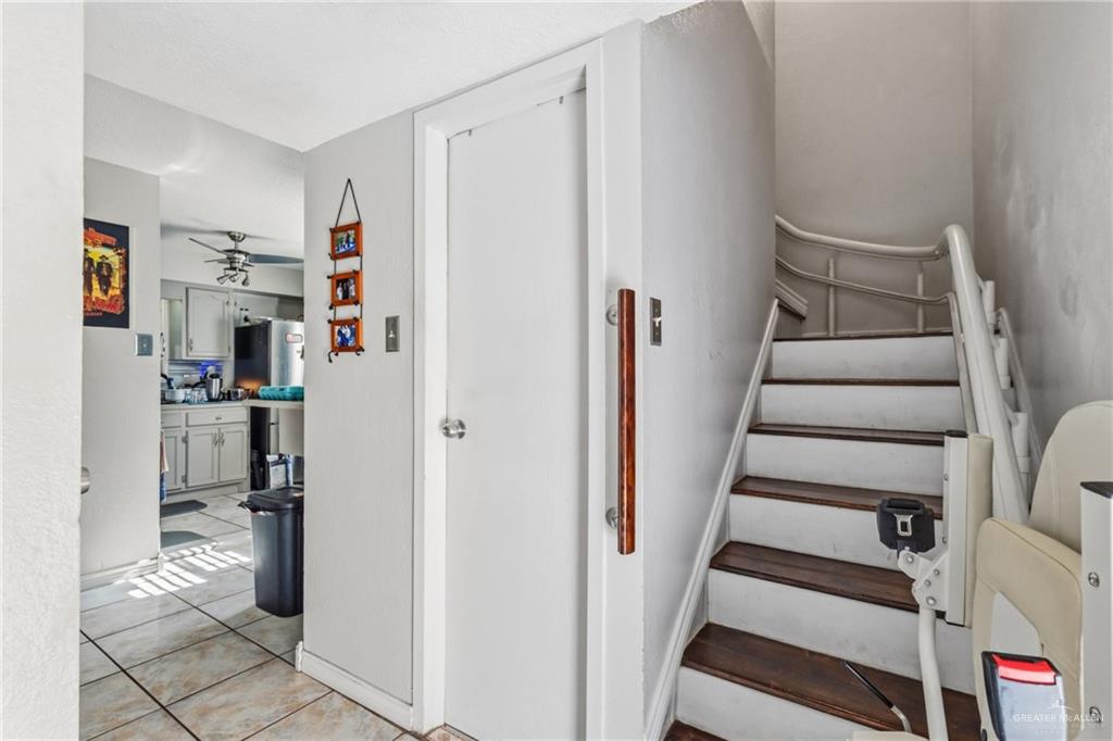 2124 Hawk Avenue McAllen, TX 78504 - Photo 6 of 18 a view of a hallway with kitchen and entryway