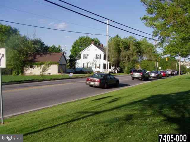 2605 Springwood Road York, PA 17402 - Photo 3 of 14 Gallery Image 3