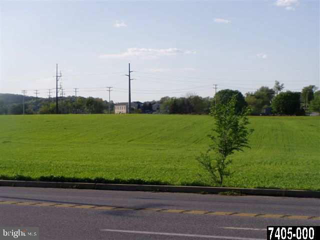 2605 Springwood Road York, PA 17402 - Photo 5 of 14 Gallery Image 5