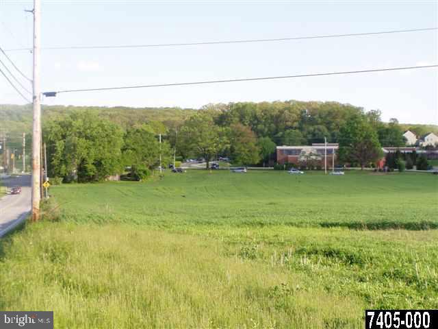 2605 Springwood Road York, PA 17402 - Photo 10 of 14 Gallery Image 10