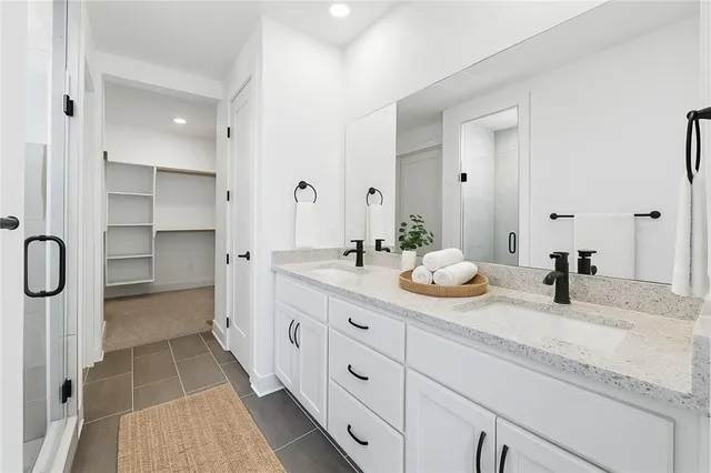 $457,445 | 1822 Woodward Circle, Raymore, MO 64083