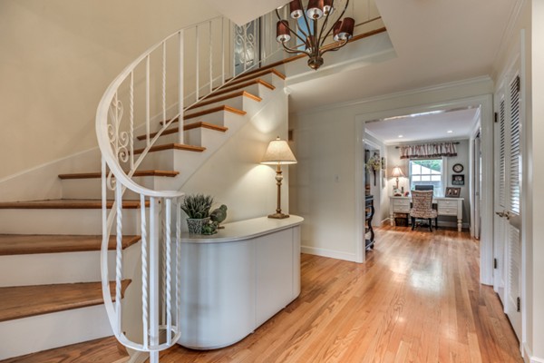 94 Oxbow Road Needham, MA 02492 - Photo 3 of 30 Gallery Image 3