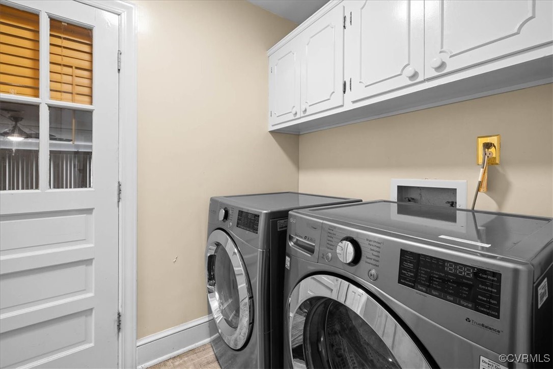 448 Jasper Lane Waverly, VA 23890 - Photo 10 of 44 a utility room with dryer and washer