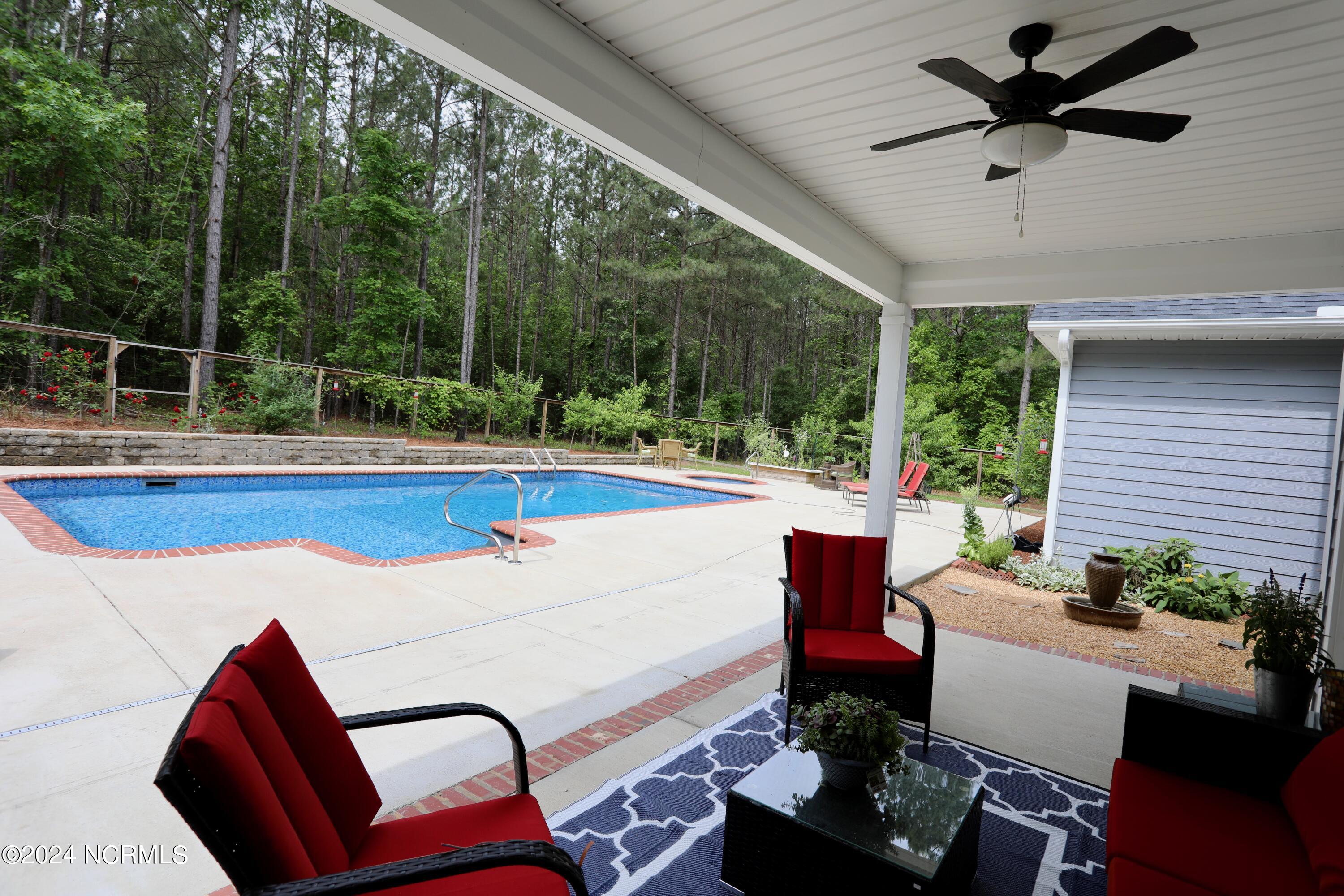 135 Autumn Ridge Lane Aberdeen, NC 28315 - Photo 61 of 78 023A9428