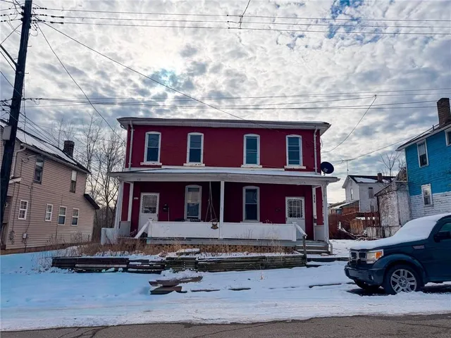 $800 | 219 13th Street, Unit 2, Beaver Falls, PA 15010