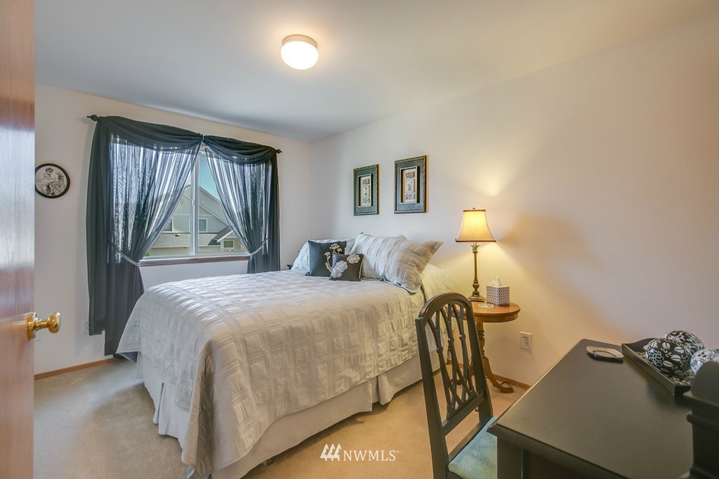 259 Whitman Place Northeast Renton, WA 98059 - Photo 11 of 16