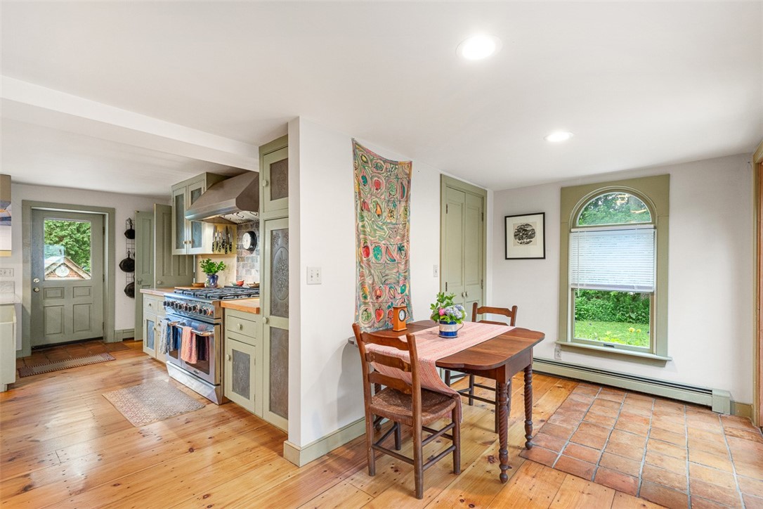 462 Ledge Road Seekonk, MA 02771 - Photo 23 of 49 Sunny breakfast nook