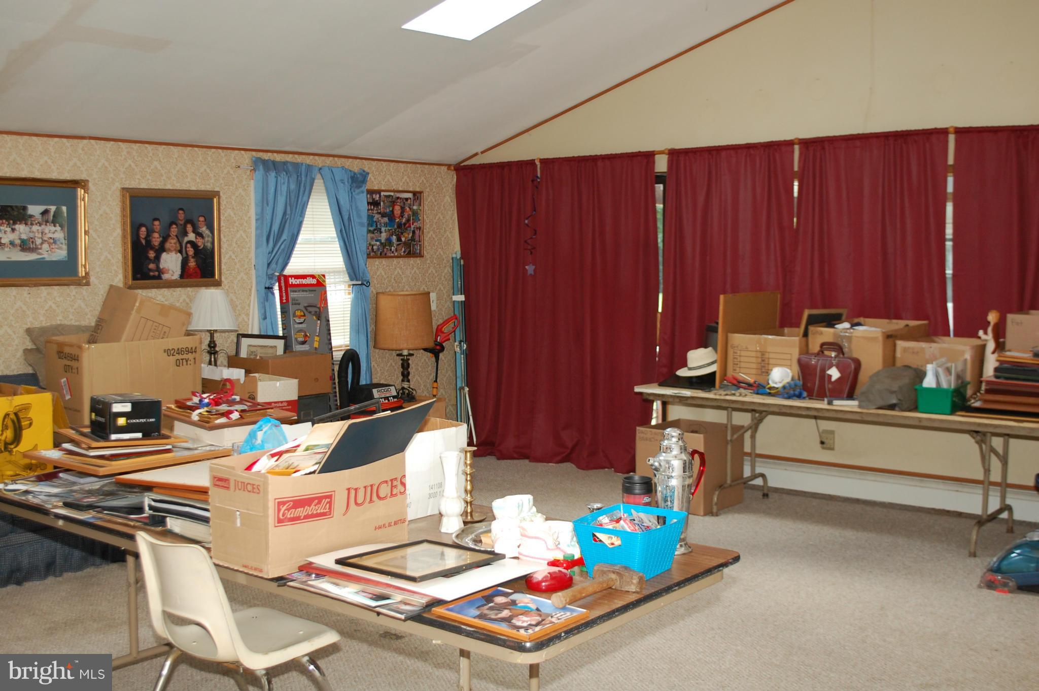9740 Magledt Road Baltimore, MD 21234 - Photo 8 of 28 Family Room
