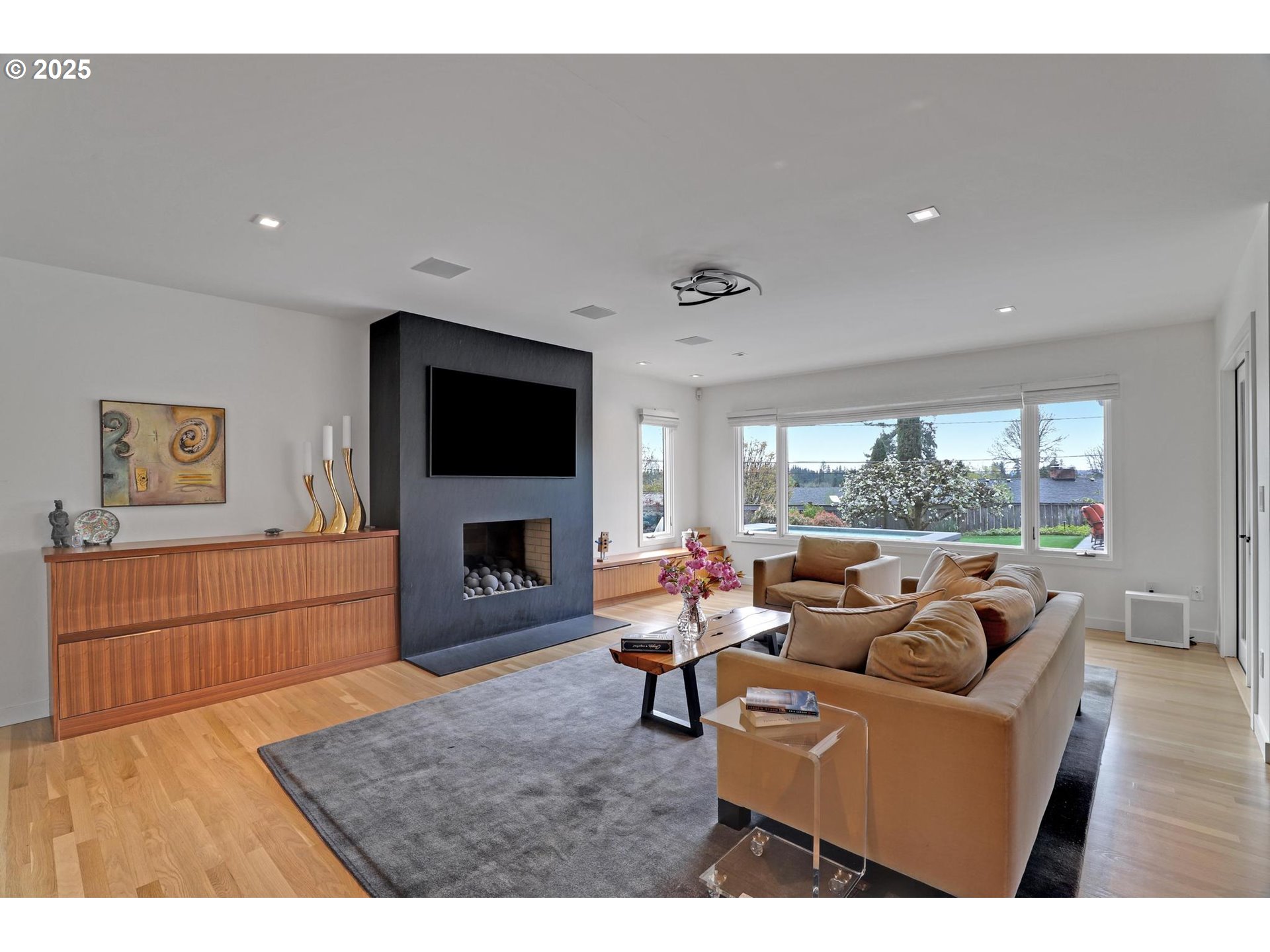 7750 Southwest Montclair Drive Portland, OR 97225 - Photo 11 of 48 Living Room