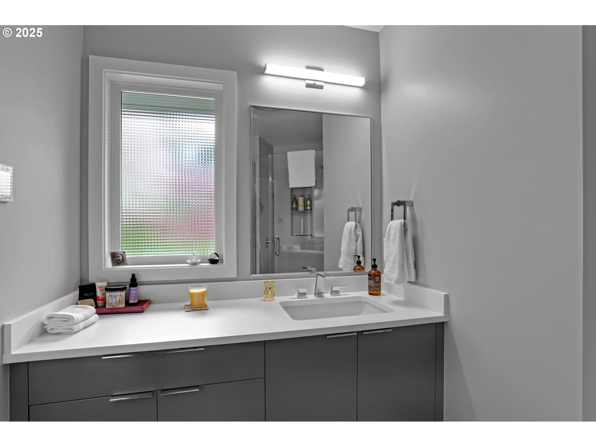 7750 Southwest Montclair Drive Portland, OR 97225 - Photo 41 of 48 Bathroom