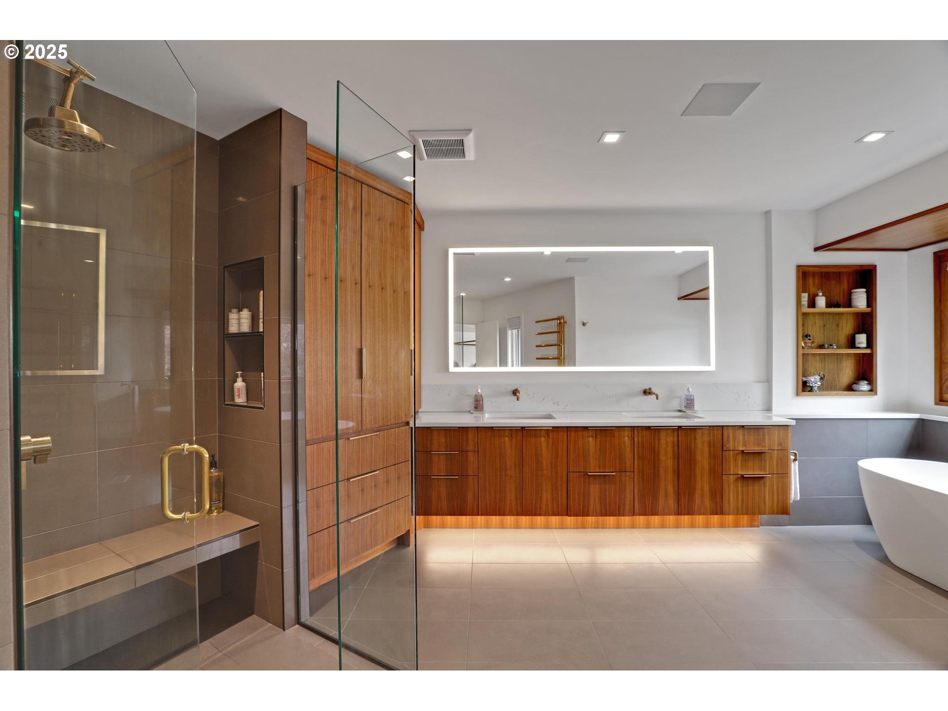 7750 Southwest Montclair Drive Portland, OR 97225 - Photo 45 of 48 Bathroom, Attached